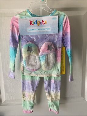 Kidgets Pastel Star Rainbow Pajama Set with Plush Slippers Size 3T Pink Purple